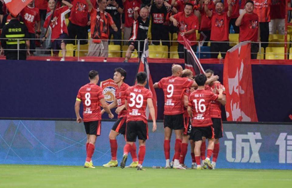 包含开门大胜！球队亚冠主场豪取首胜的词条