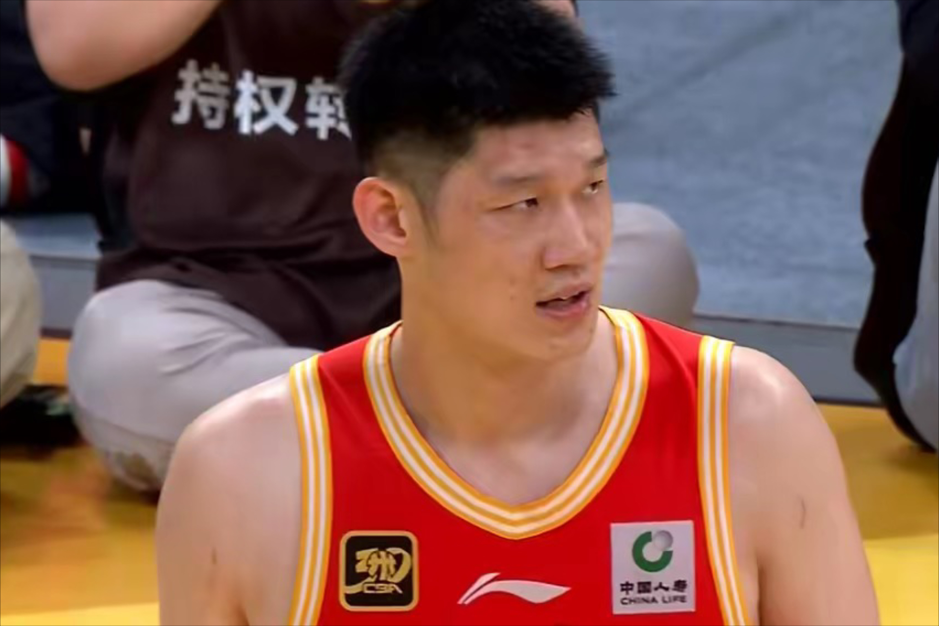 深圳队鏖战公牛，孙铭徽统治全场的简单介绍