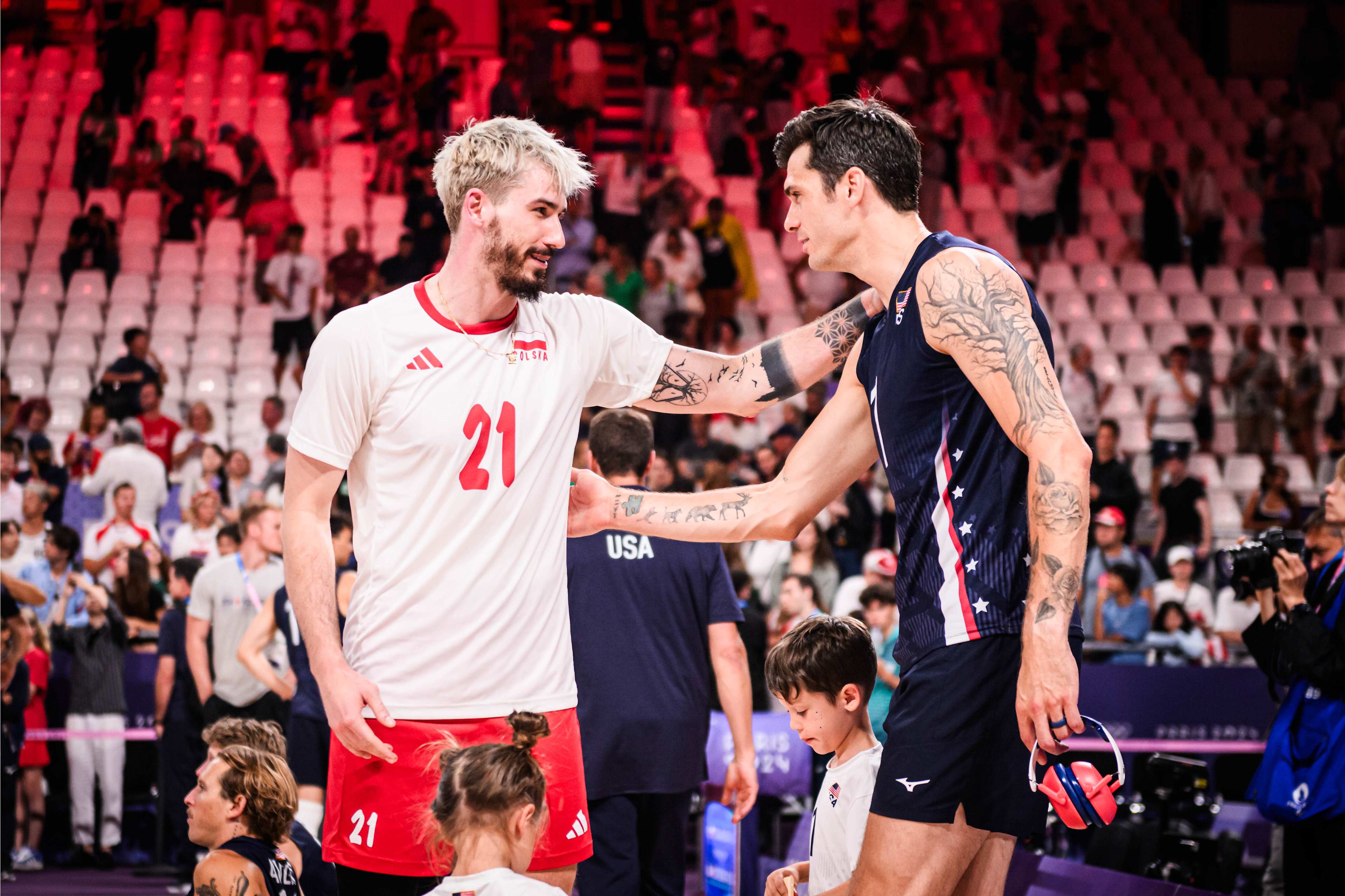 包含瑞典队险胜法国队，波尔带队取胜的词条