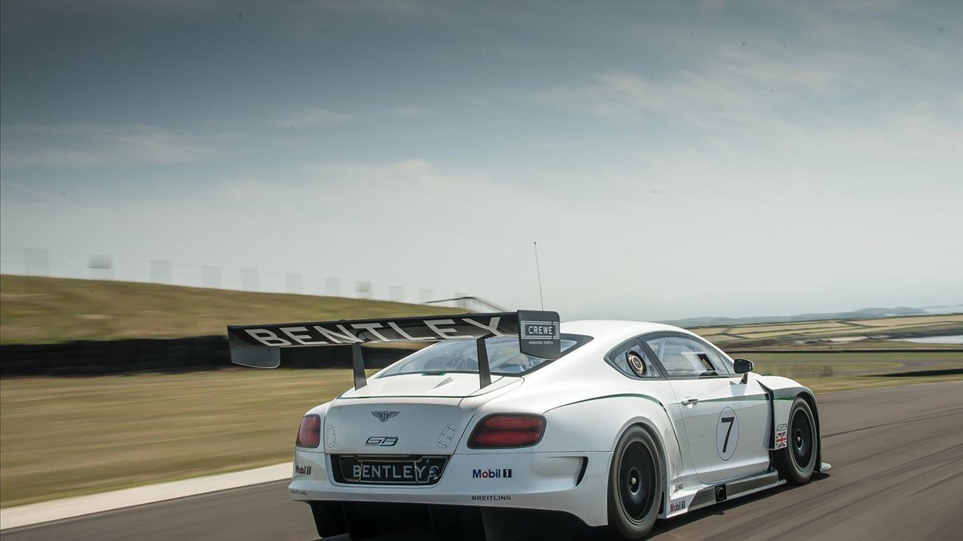 从本泽马关键节点连续得分到塞内加尔一波带走波兰，足球世界里的决定性瞬间