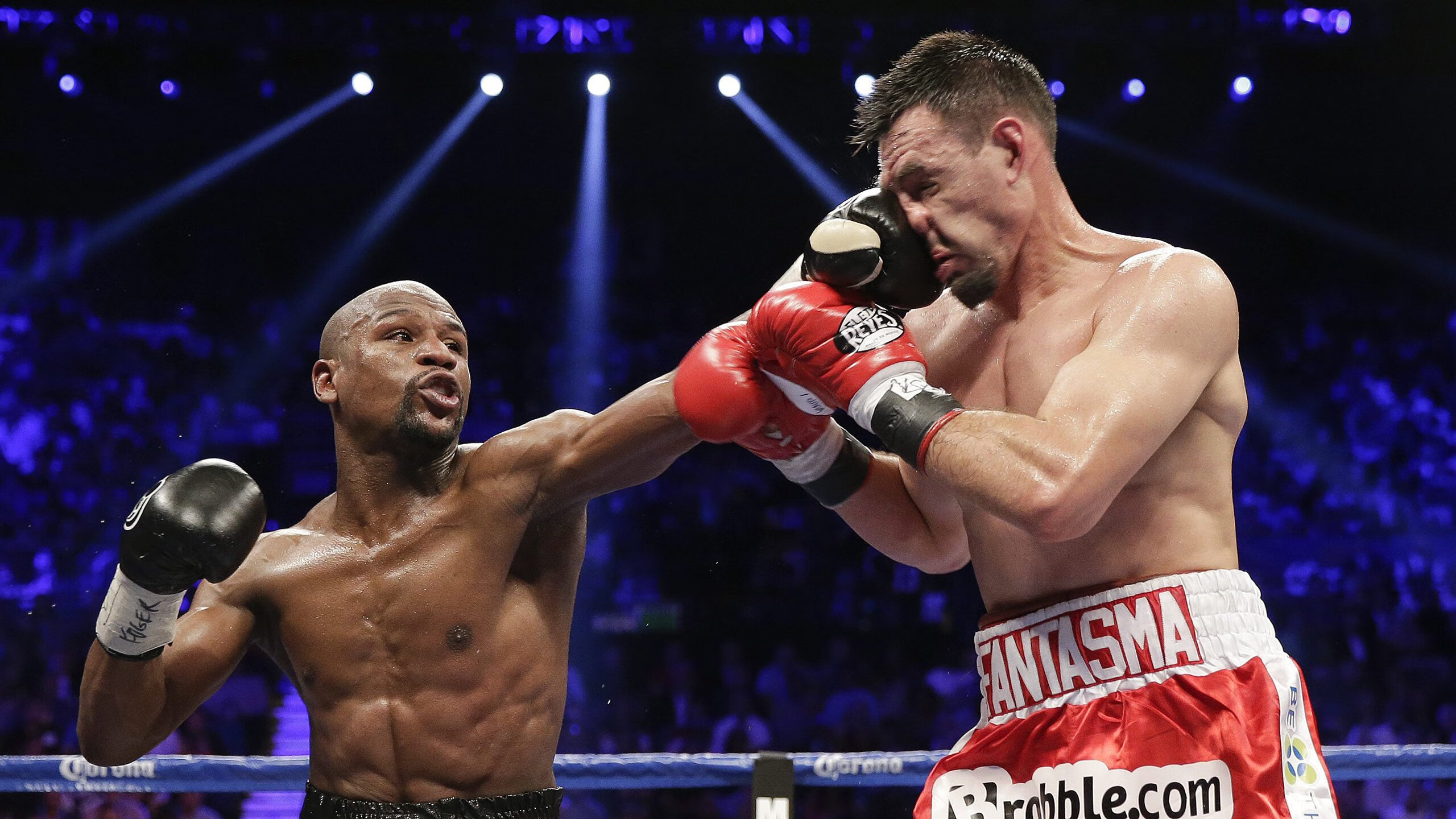 热火对阵马刺，范弗利特完成生涯里程碑，书写小个子传奇