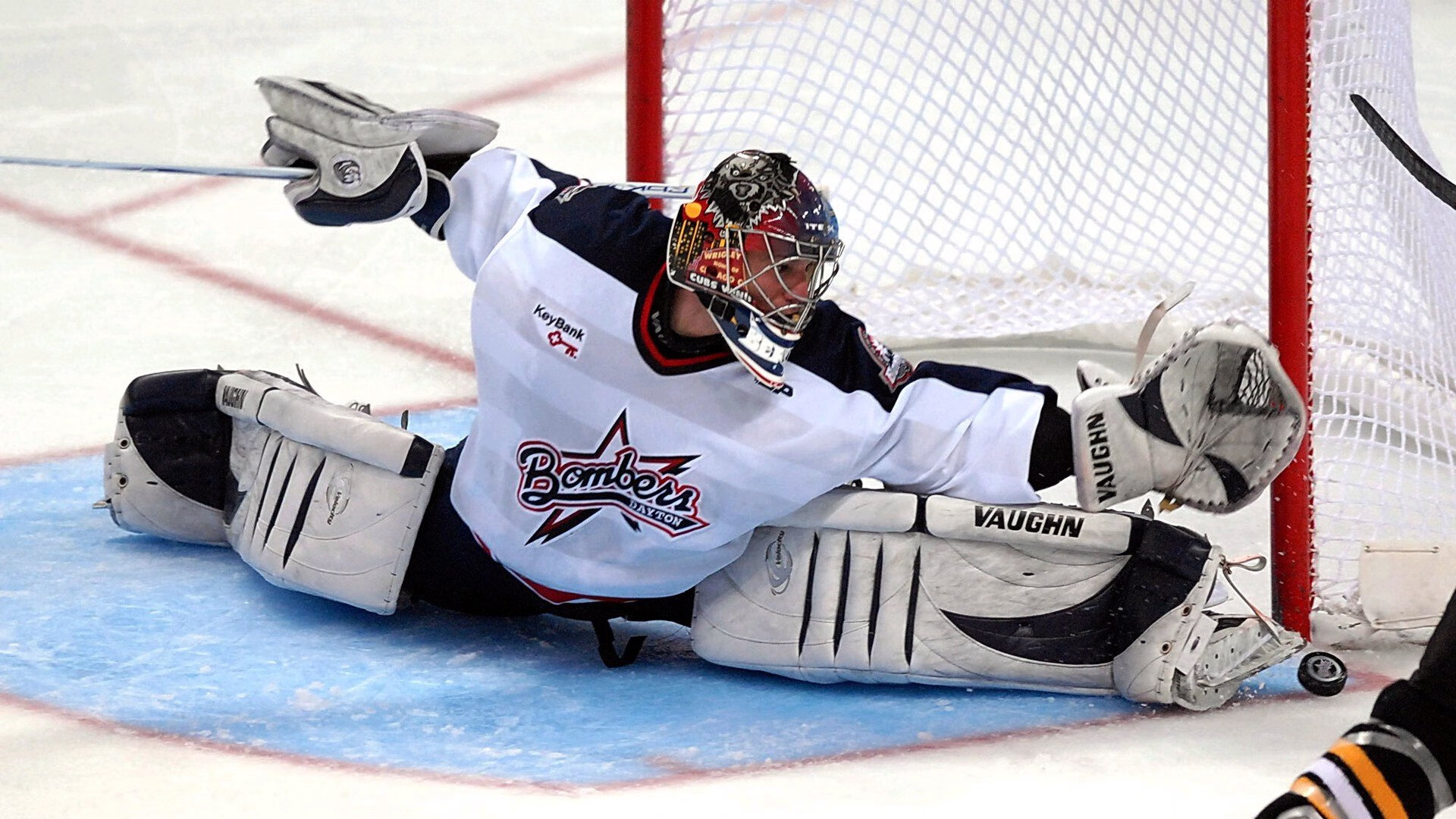 虚拟绿茵场上的传奇对决,当加拿大枫叶军团遇见摩纳哥红白王朝,阿圭罗如何跨越时空统治攻防两端?