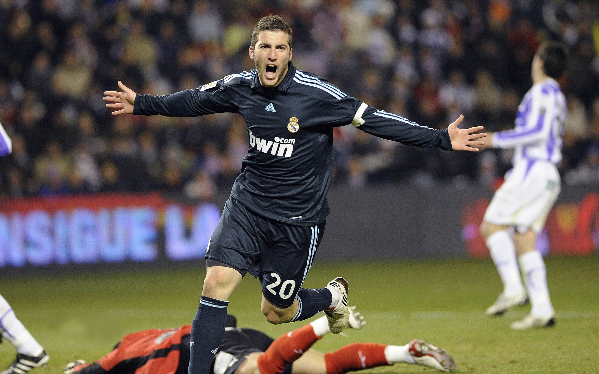 唯一性之战，雷恩一波流带走葡萄牙，迪亚斯德甲争冠夜上演接管时刻