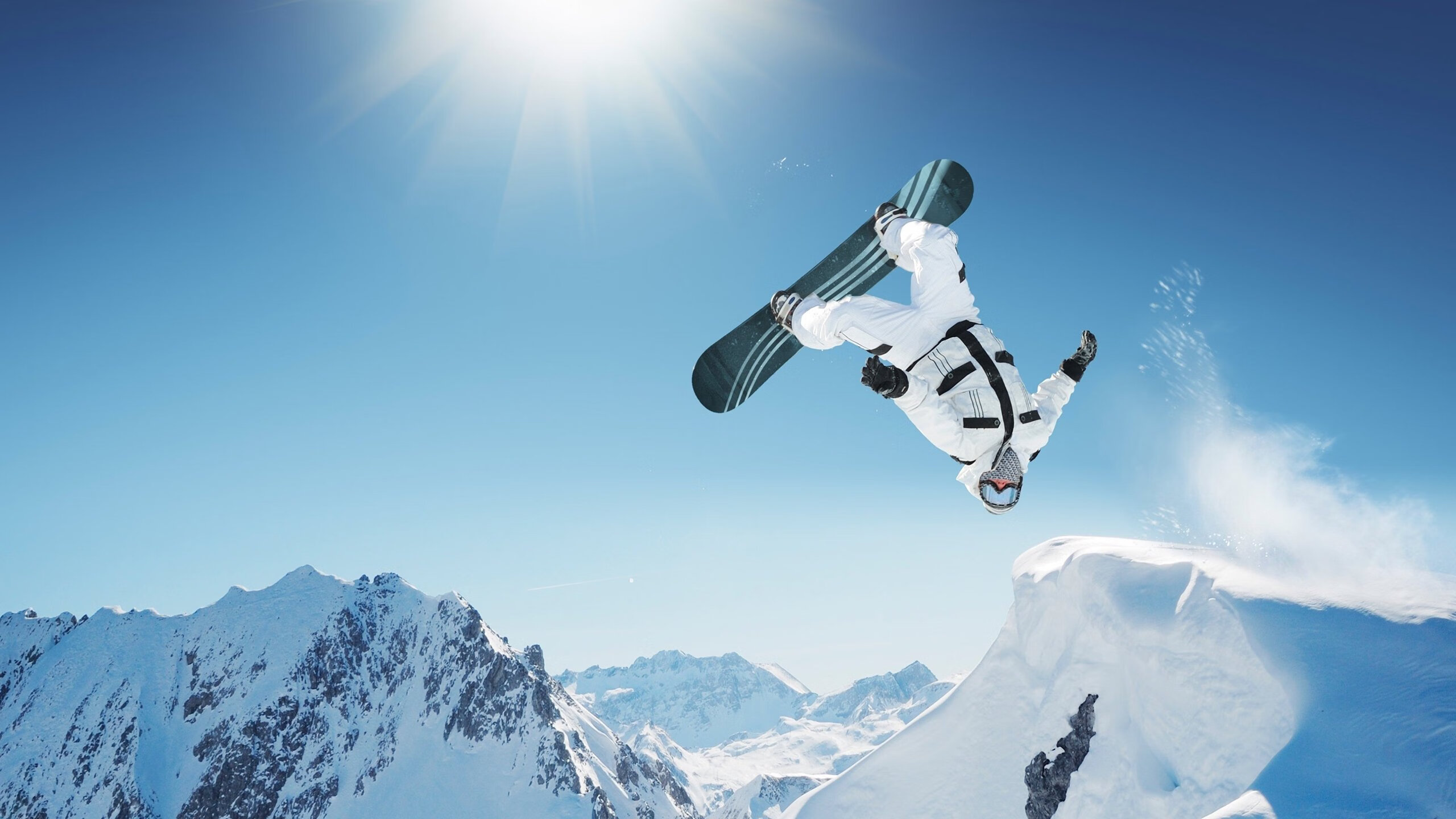 赛道风云，红牛二队战术致胜，汉密尔顿展现巅峰状态